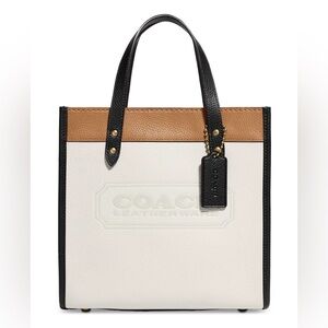 COACH FIELD TOTE 22 -CHALK/MULTI